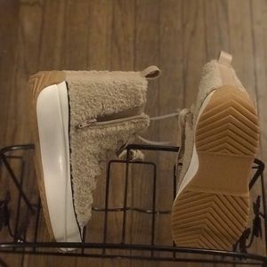 Mid-Cut Steve Madden Sneaker